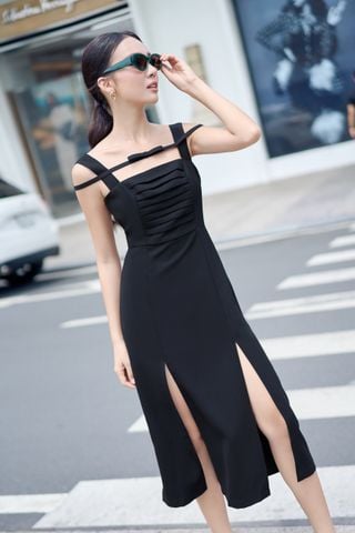 Đầm 2 dây xẻ tà quyến rũ