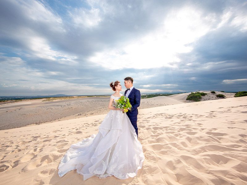 Chụp ảnh cưới tại Phan Thiết với cảnh quan sa mạc độc đáo