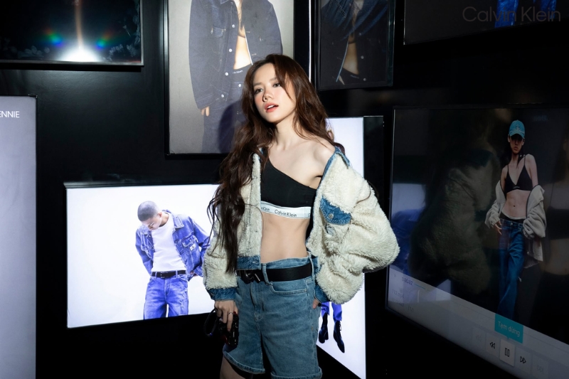 Calvin Klein Jeans Và Nghệ Thuật Mặc Denim Theo Tinh Thần Tối Giản Hiện Đại