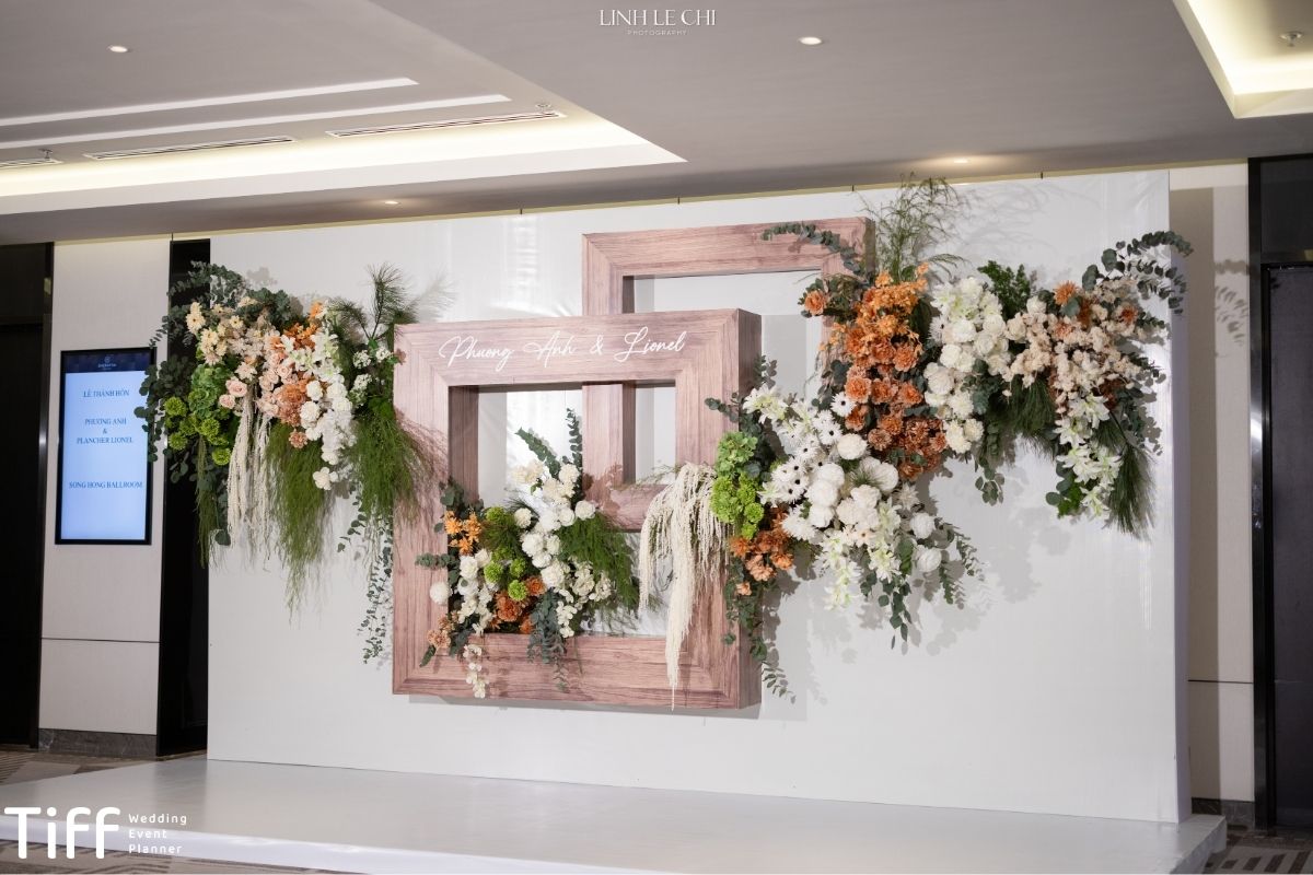 Backdrop tiệc cưới tối giản