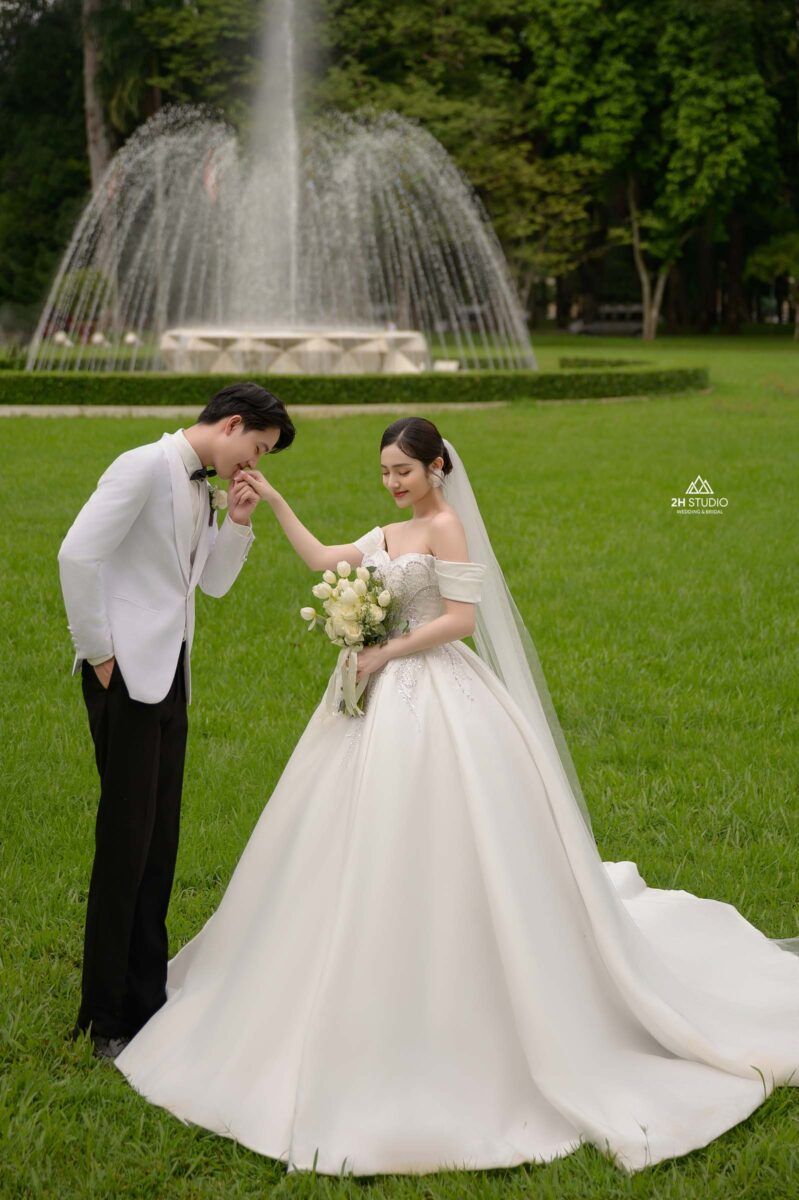 Sảnh cưới phong cách truyền thống Việt Nam với màu đỏ và vàng