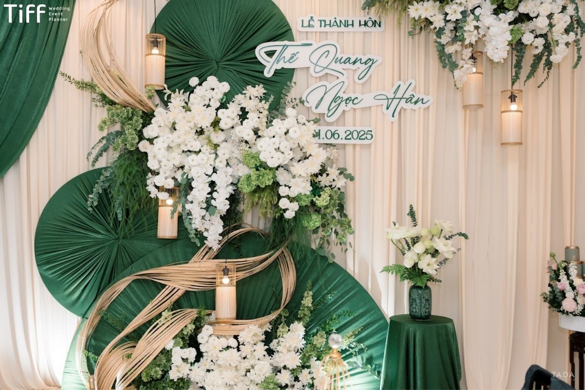 Hoa lụa cao cấp không lo héo bởi điều hòa hay gió