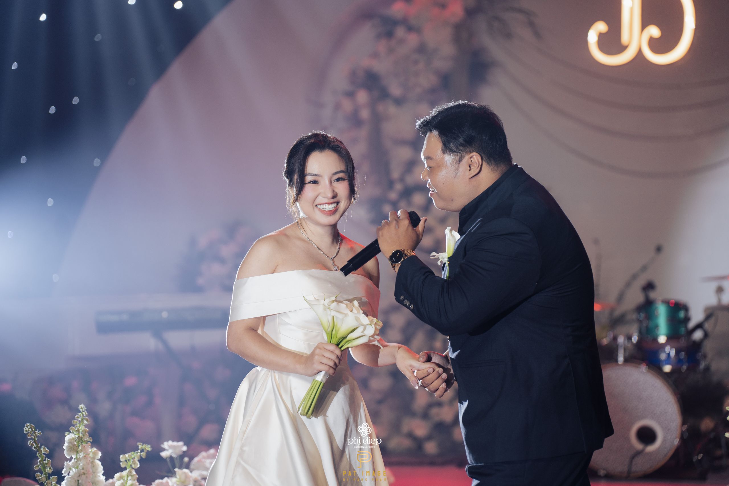 Tiệc cưới ven biển tại The Cliff Resort & Residences