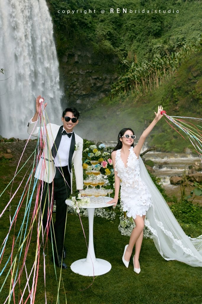 Váy cưới mini thời trang