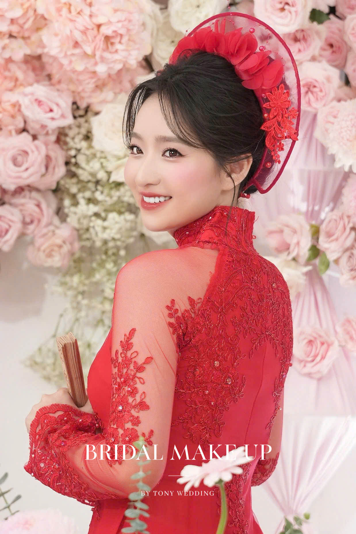 Thử trang điểm cưới giúp cô dâu tìm ra layout phù hợp nhất với khuôn mặt