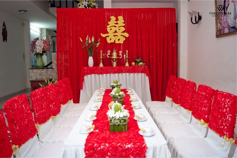 Mẫu trang trí bàn thờ gia tiên ngày cưới nhà gái