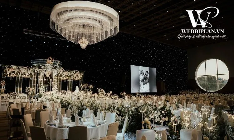 Không gian tiệc cưới White Palace sang trọng