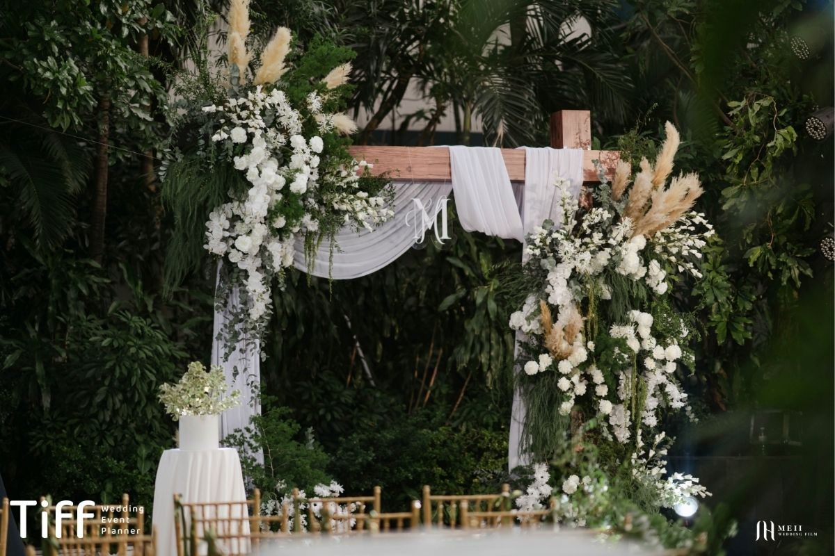 Bó hoa lụa giả bền bỉ giữ nguyên màu sắc - nguồn từ tiff