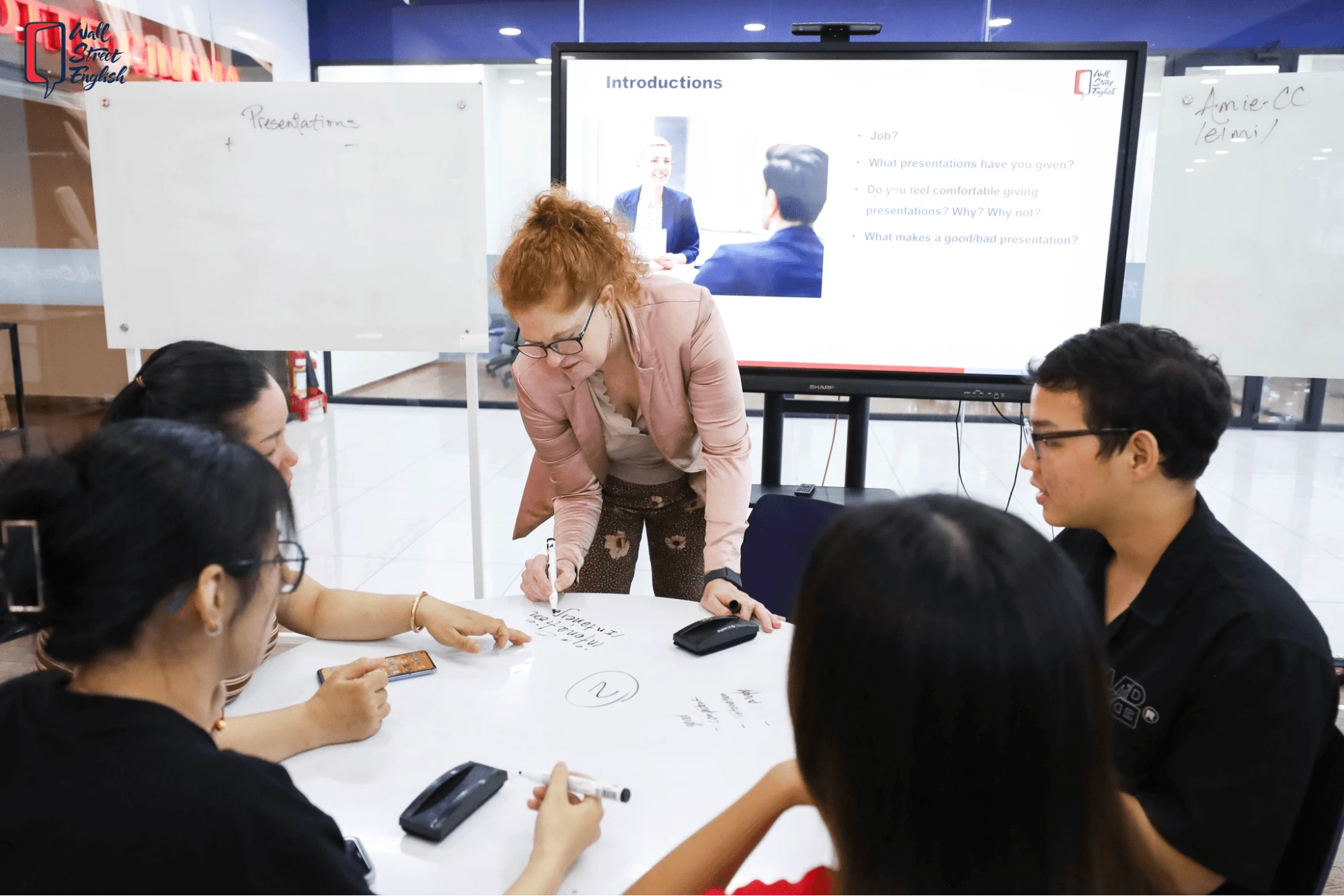 Cách luyện tiếng Anh giao tiếp cho người đi làm