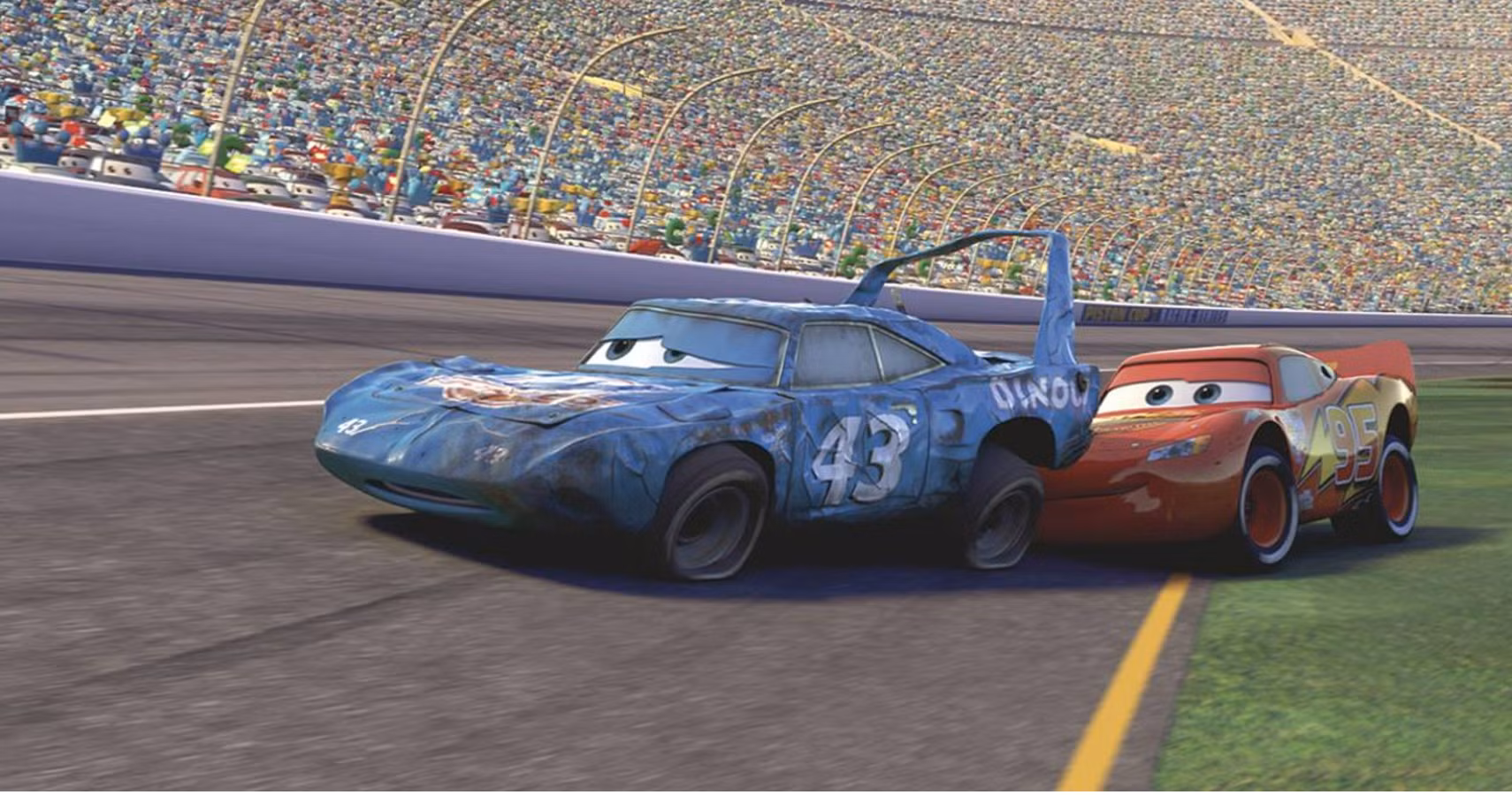 Hình ảnh Lightning McQueen trên đường đua