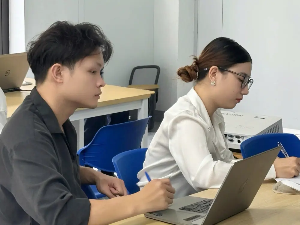 Đánh giá và cập nhật liên tục là phần bắt buộc của giáo trình tốt