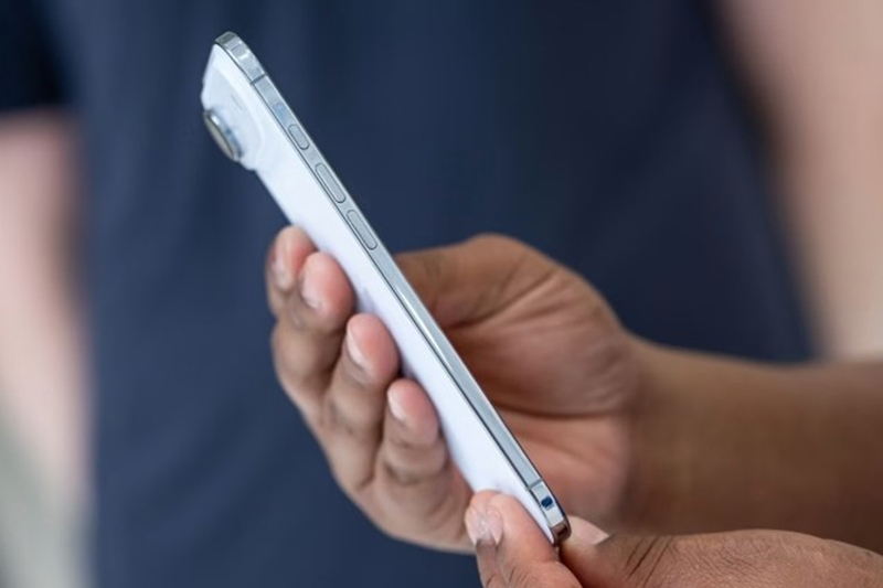 Kiểm tra bảo hành và thông tin kích hoạt iPhone Air