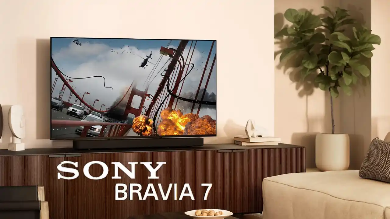 Tivi Sony Bravia 7 treo tường trong phòng khách