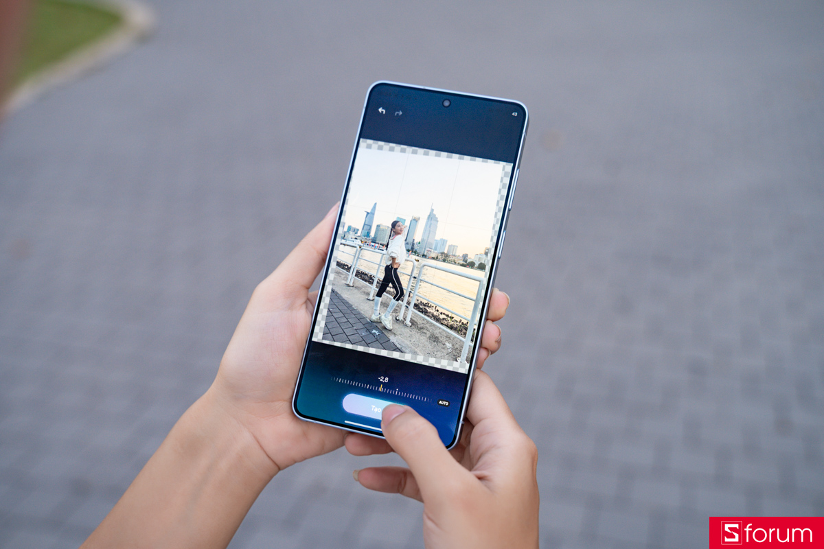 Photo Assist cho phép chỉnh sửa ảnh bằng AI với prompt văn bản đơn giản