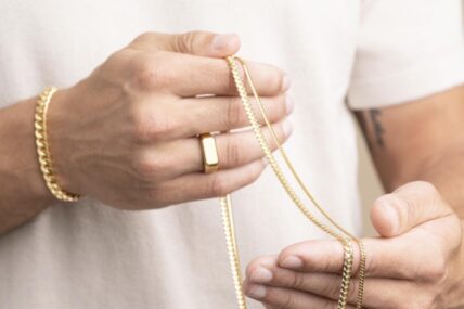 So sánh màu sắc giữa vàng 14K, 18K và 24K