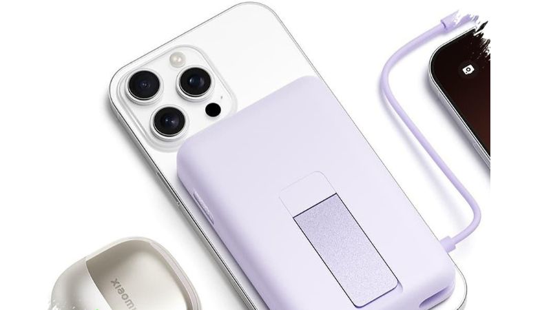 Pin sạc với cổng kết nối đa dụng