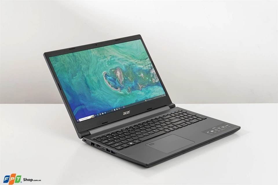 So sánh laptop văn phòng có và không card rời