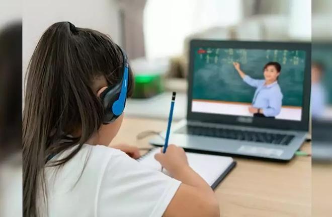học sinh cần kết nối internet ổn định để học trực tuyến