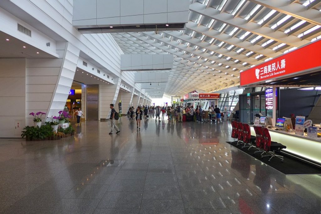 Di chuyển từ sân bay về thành phố