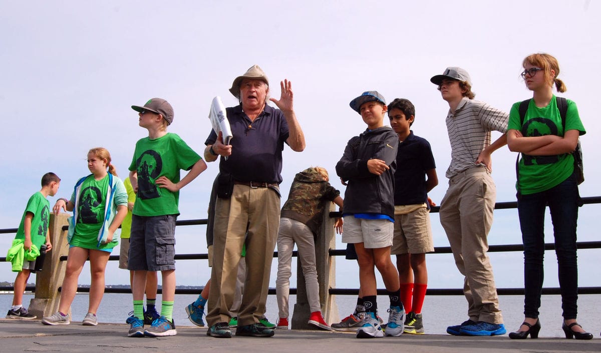 Hướng dẫn viên du lịch