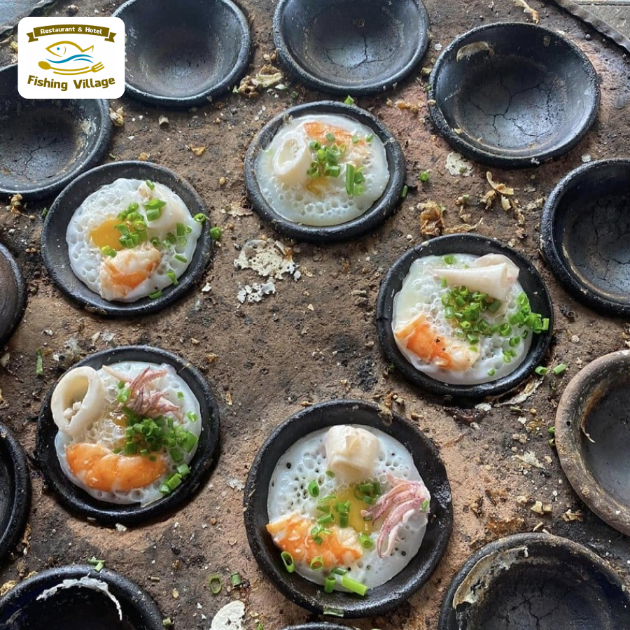 Bánh căn nóng hổi