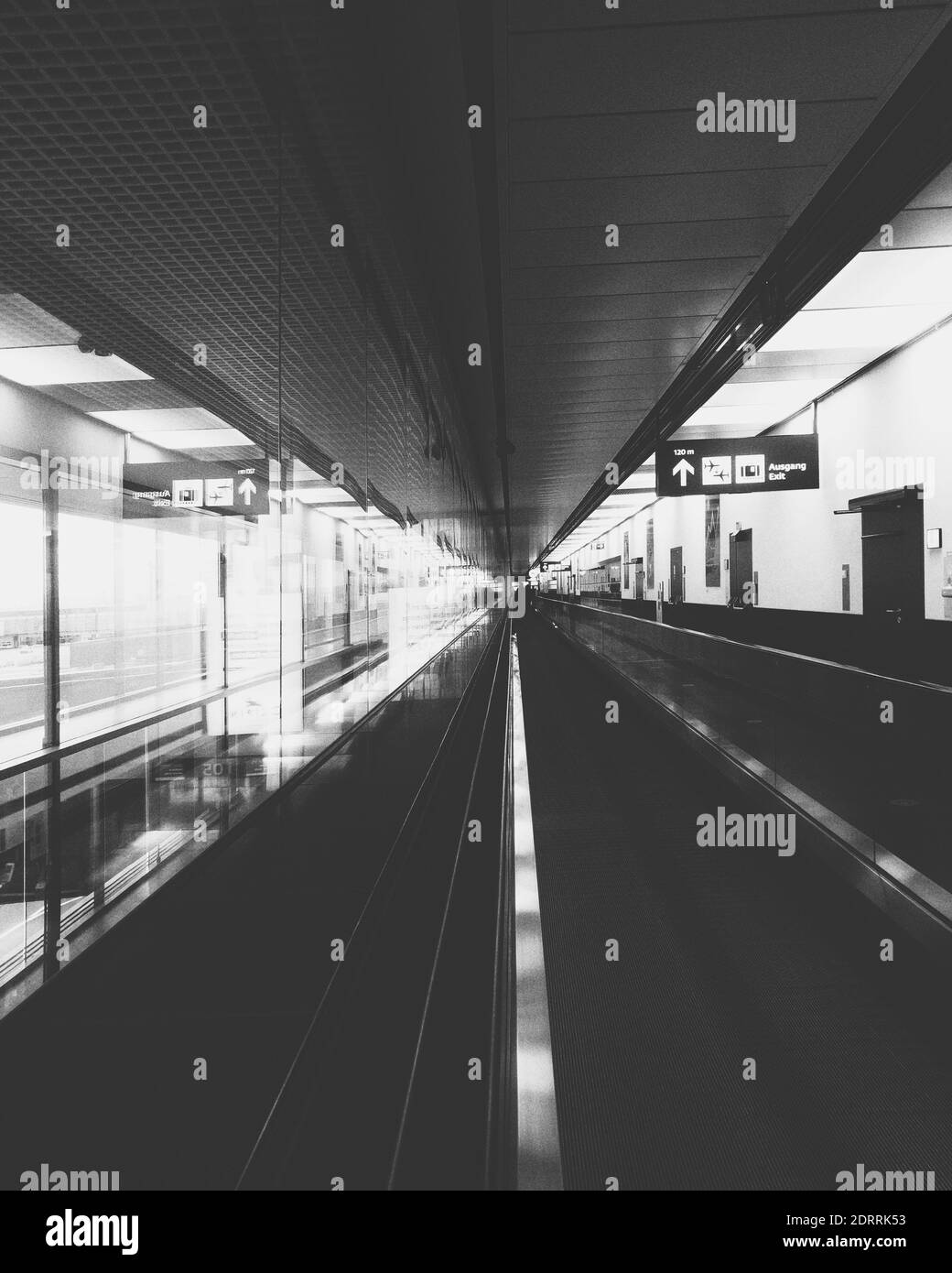 Sân bay quá cảnh quốc tế