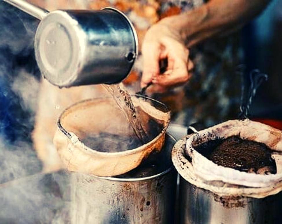 Ly cà phê vợt Sài Gòn