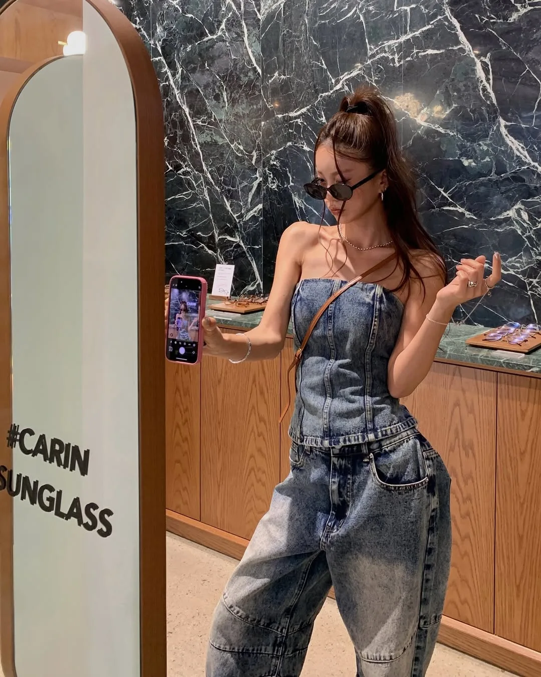 Áo ống phối denim đi du lịch
