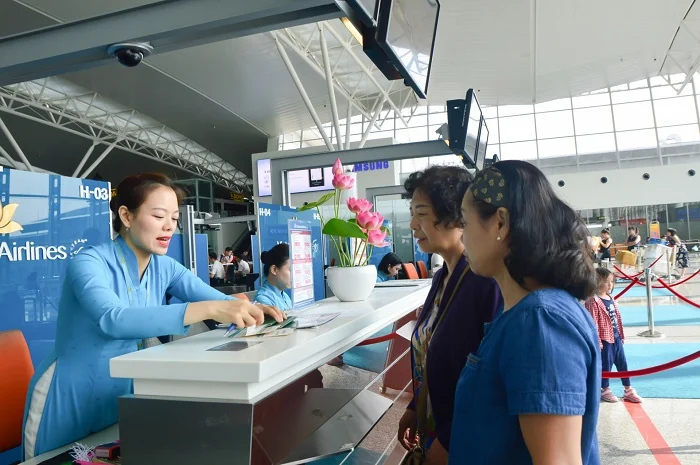 Làm thủ tục tại sân bay