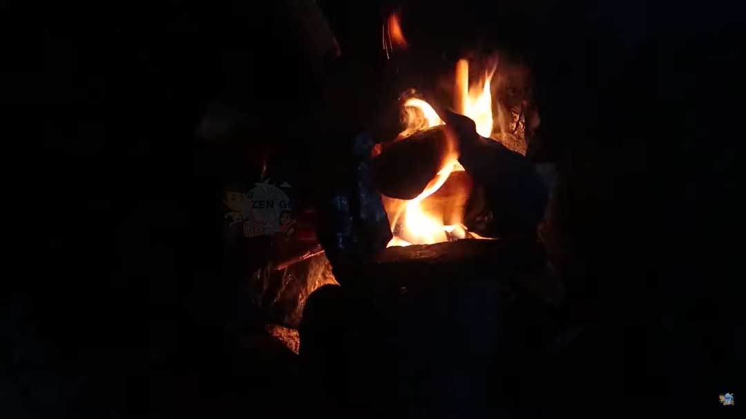 View cắm trại đỉnh Hòn Bồ