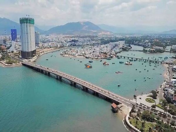 Đường biển Nha Trang buổi chiều