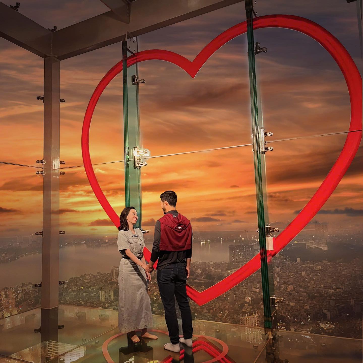 Đài quan sát Lotte với sàn kính Skywalk ở tầng 65