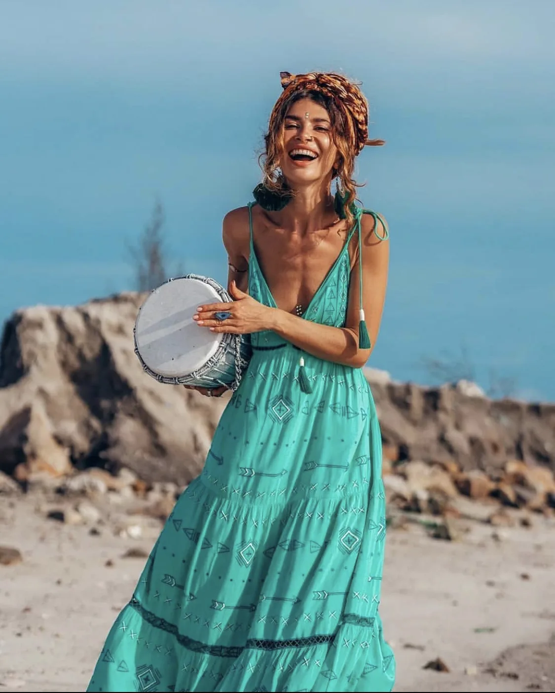 Váy đi biển maxi màu xanh cổ vịt