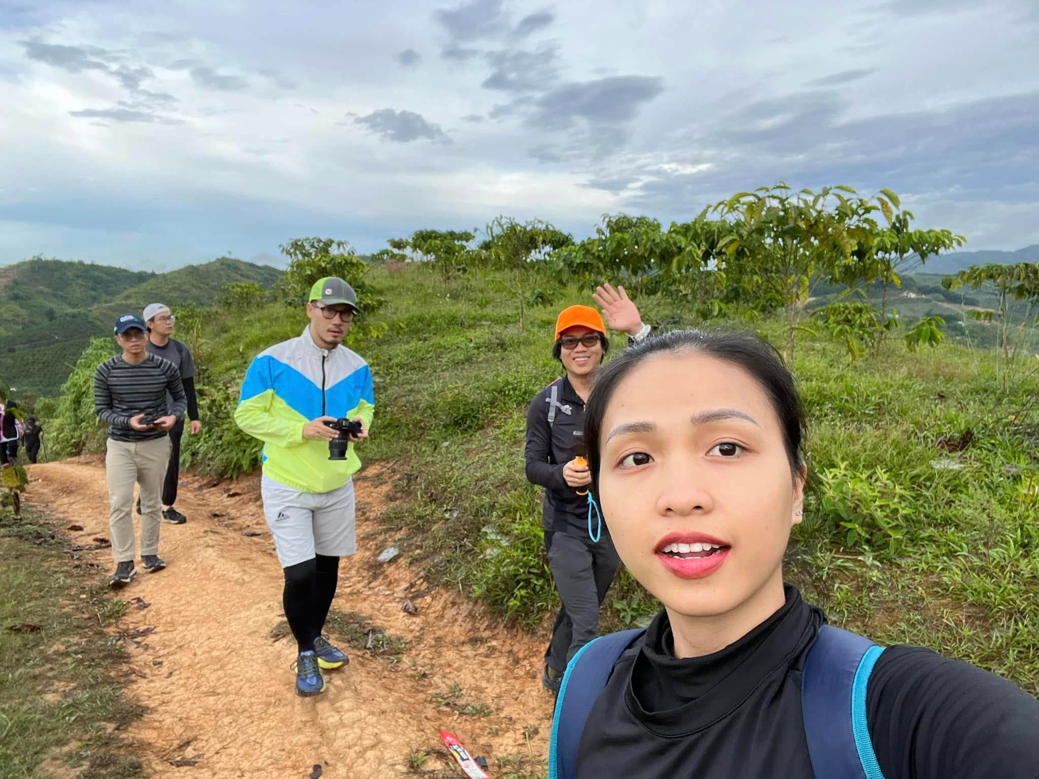 Người trẻ tự do chụp ảnh