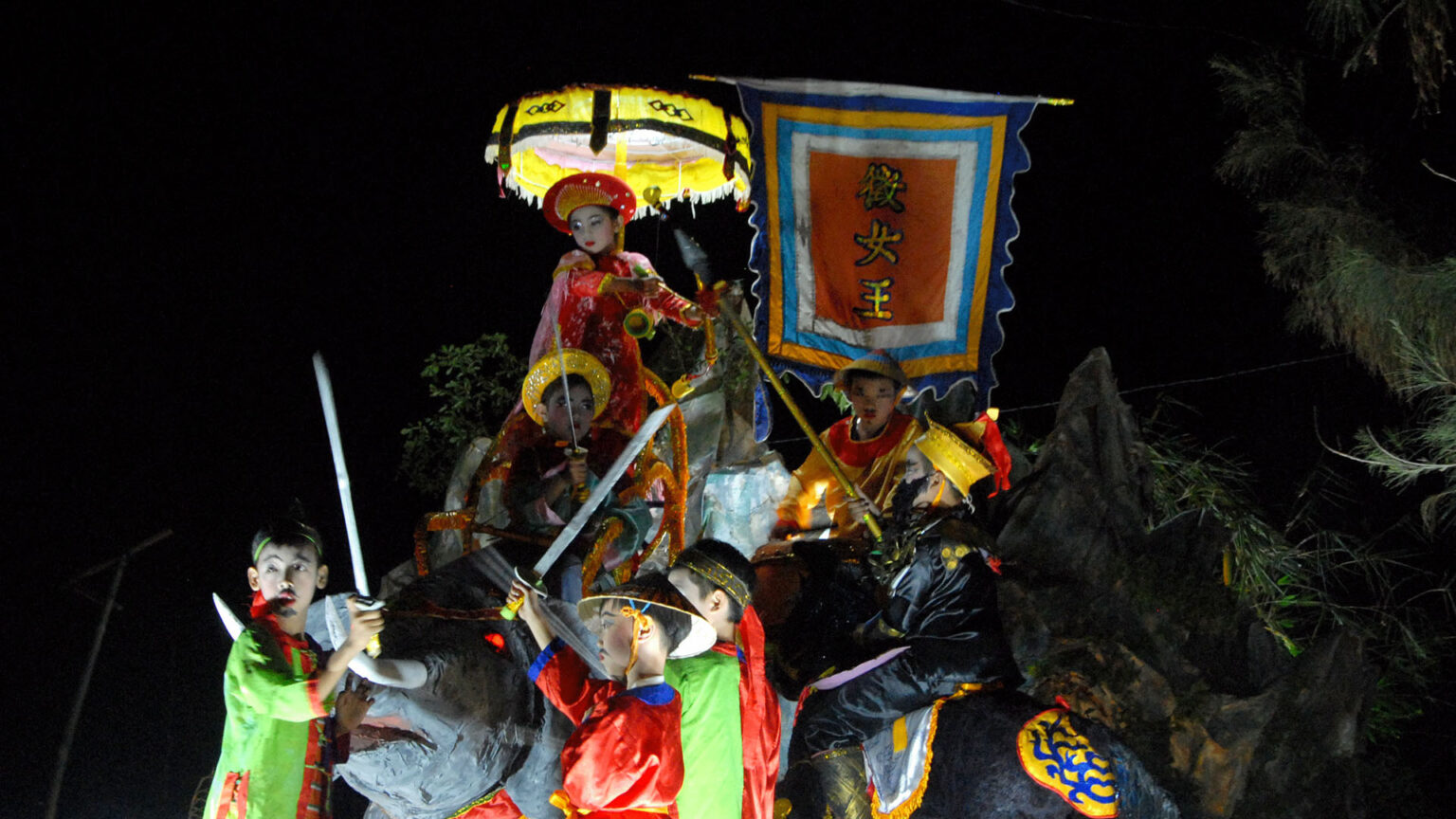 Lăng Bà Chợ Được trang nghiêm