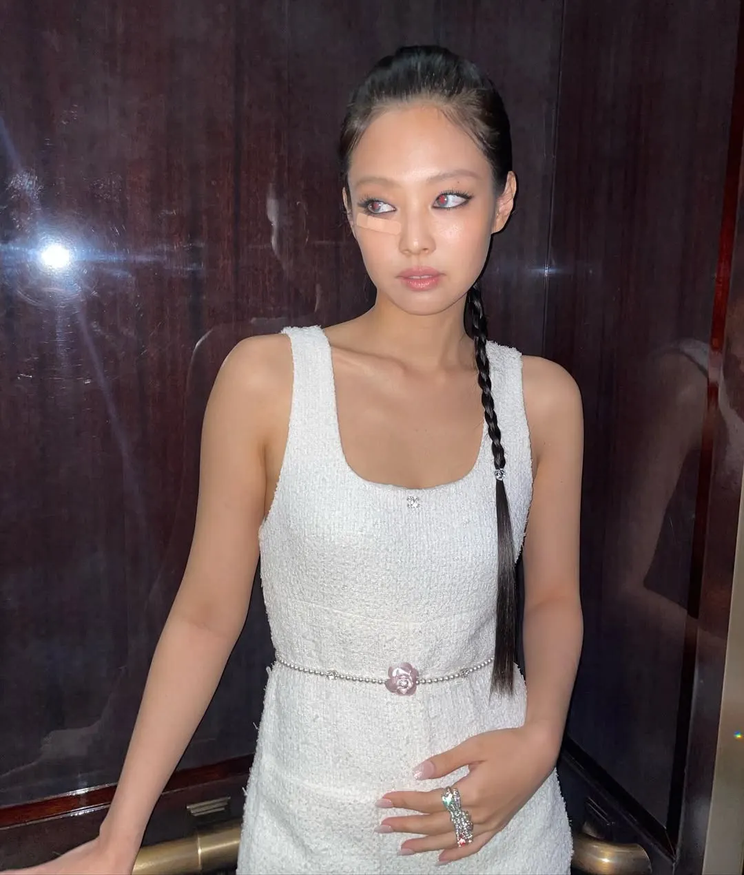 jennierubyjane diện bản phối trắng 