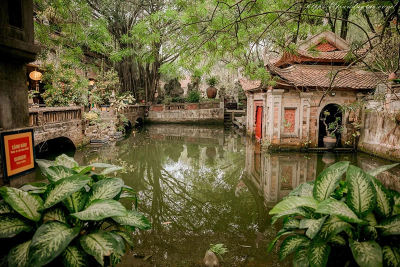 Lối vào Việt Phủ Thành Chương