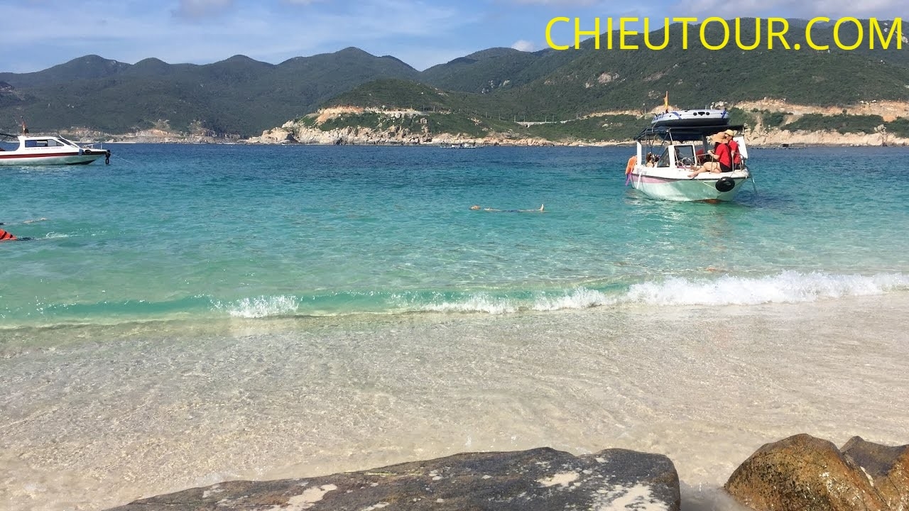 Bãi biển Bình Hưng yên bình