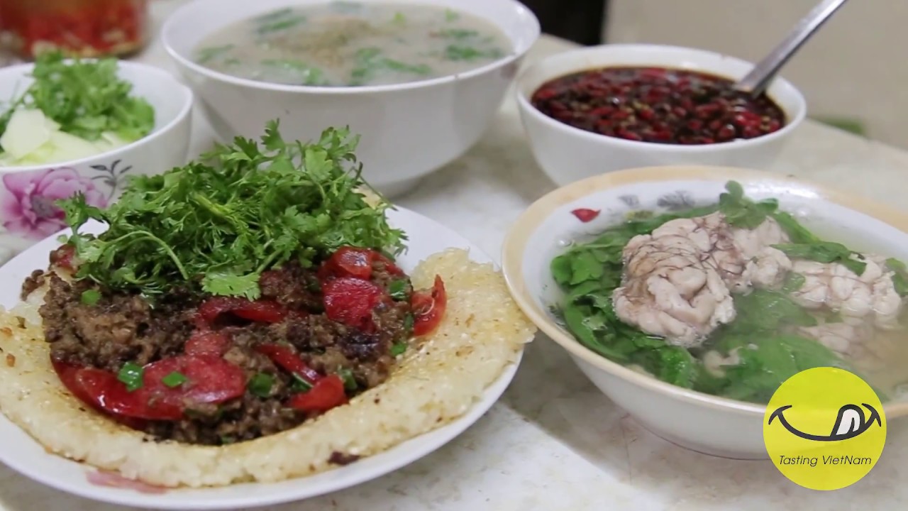 Ăn đặc sản tại phố cổ