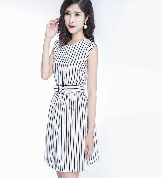 Đầm công sở kẻ sọc đầy thanh lịch