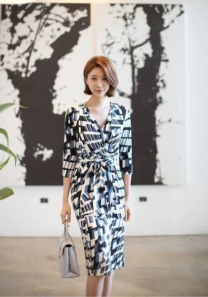 Váy liền họa tiết bó sát người