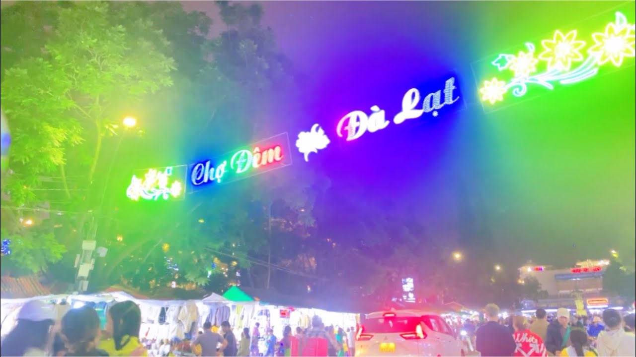 Chợ đêm Đà Lạt về tối