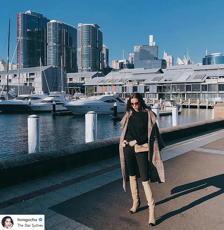Ca sĩ Hồ Ngọc Hà sành điệu với áo khoác blazer trong chuyến đi