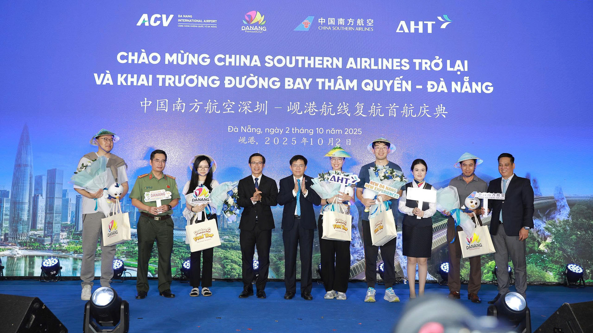 Máy bay Vietnam Airlines và China Southern Airlines