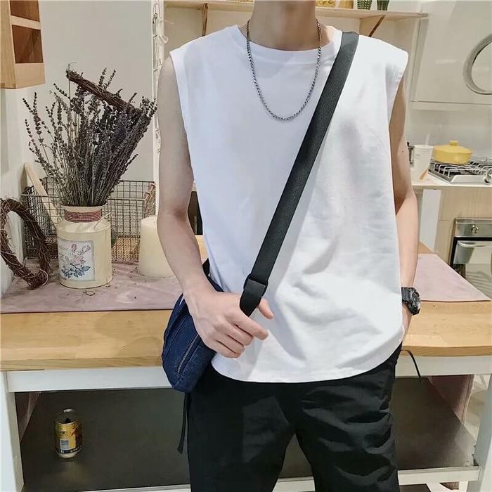 Trang phục nam đi biển gọn nhẹ và thoáng mát