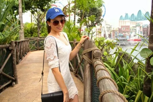 Đầm lụa hai dây satin quyến rũ cho những buổi tối tiệc tùng
