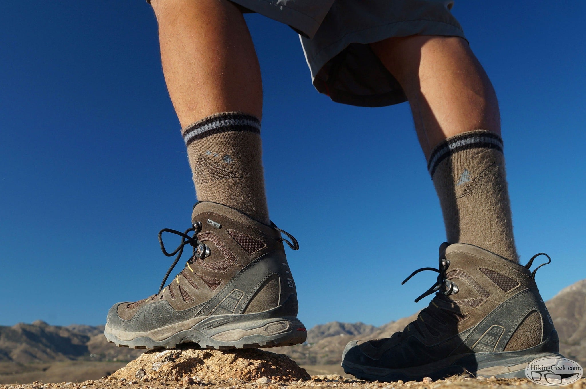 Tất trekking thoát ẩm