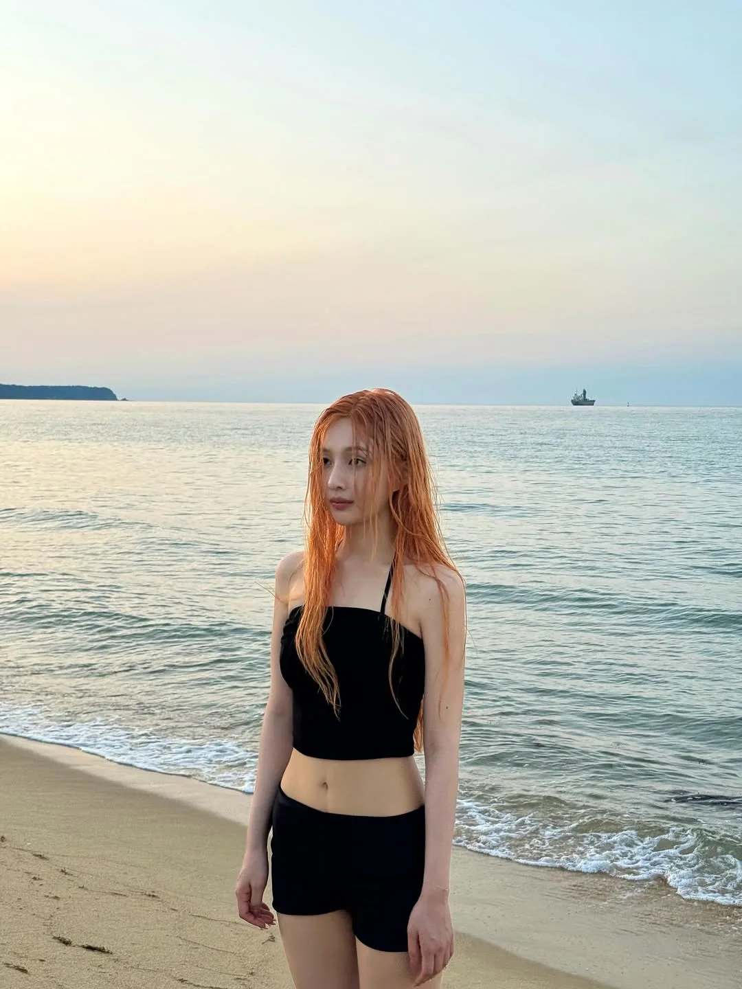 Bikini hai mảnh kín đáo