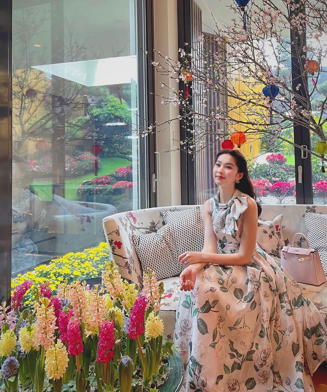 Đầm dài thanh lịch đi chùa