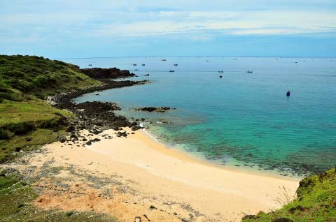 Toàn cảnh đảo Phú Quý nhìn từ trên cao